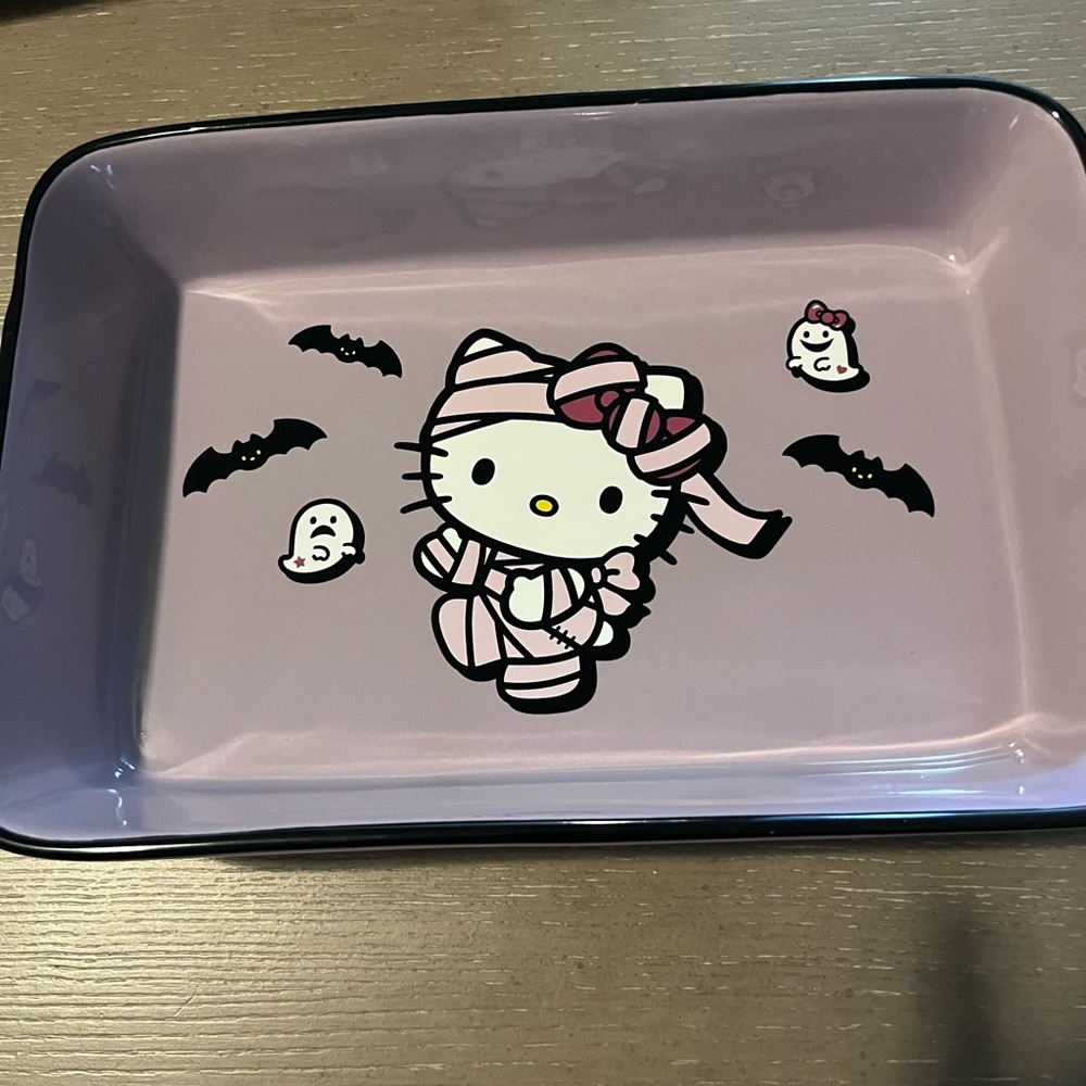NWT Purple Hello Kitty Mummy Baking Dish